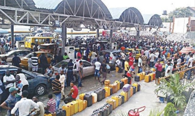 Fuel Queue in a Petrol Station